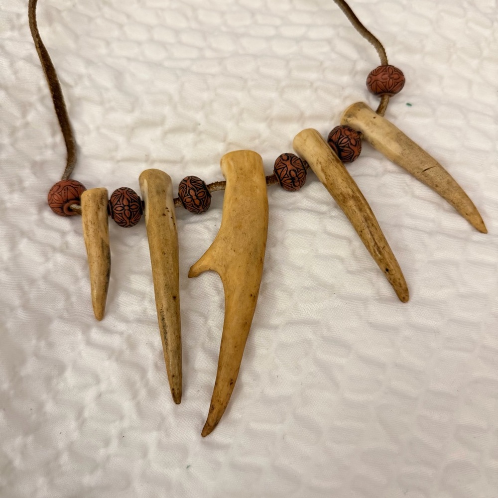 Natural Bone and Bead Necklace Tribal Antler Fang Statement Necklace - Picture 3 of 3